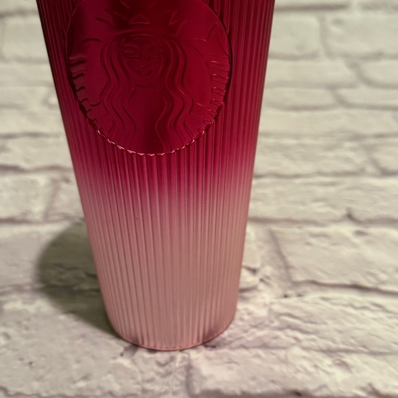 Gradient Red Tumbler with Straw 24 oz - Picture 4 of 4